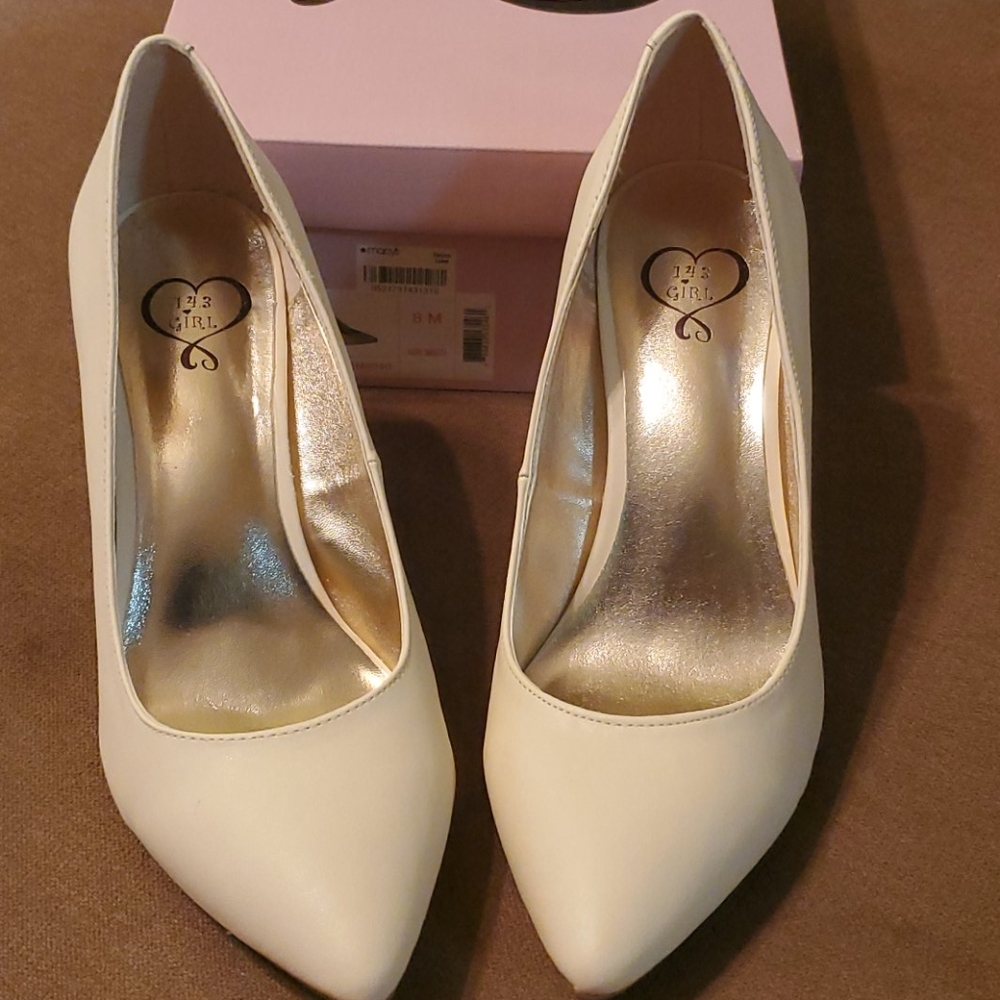 Ivory Pumps Size 8.0